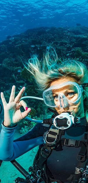 Guests learning to scuba dive in Key Largo
